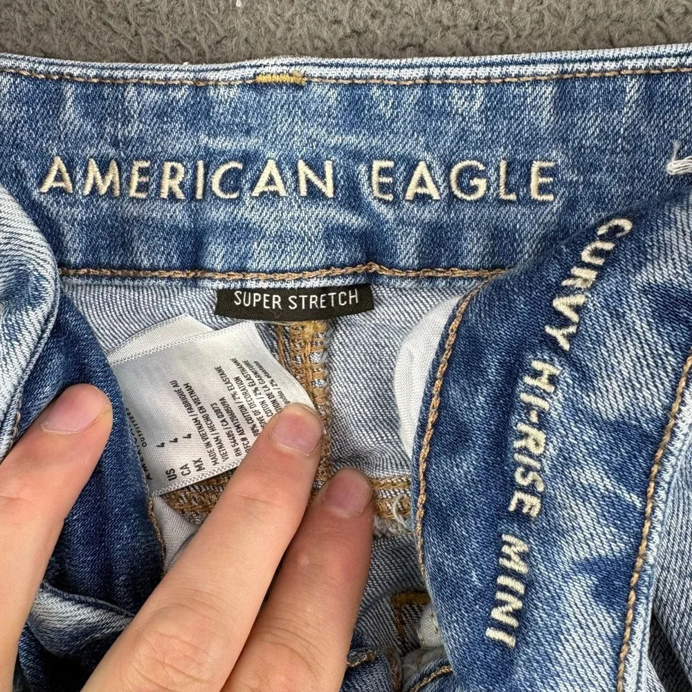 American Eagle Curvy Hi-Rise Mini Denim‎ Skirt Light Wash Distressed Size 4